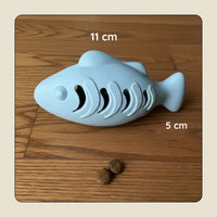 Silicone snack fish for cats – an intelligence toy and feeder to combat boredom.
